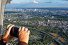 Handy Foto beim Zeppelin Skyline Flug