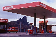 Tankstelle mit Roque Bentayga