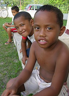 Poor childs on Moorea