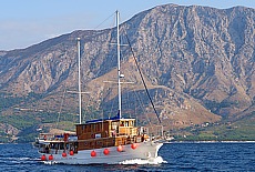 Pirates ship cruises at Makarska coast
