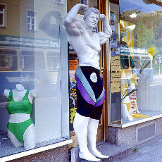 shop window bodybuilder