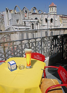 Caf on top of Elevator de Santa Justa