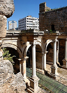Hadrians Gate, Triumphal Arch of marble from 130 AD.