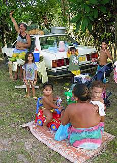 Street sale on Moorea