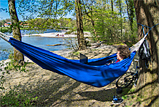 Relaxing Hang Loose Home Office mit Laptop am Flaucher Steg