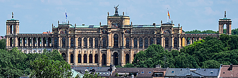 Lookout from Rooftopbar of Mandarin Hotel towards Maximilianeum