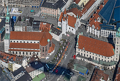 Marienplatz, Viktualienmarkt and Alter Peter