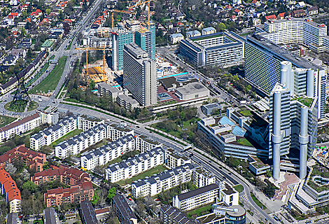 Effnerplatz Hypobank and Middle Ring motorway