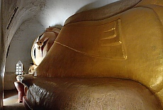 Manuha Pagoda in Bagan