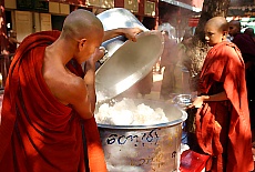 Meal in Mahagandhayon Monastery