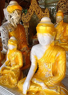 Buddhas under repair