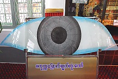 Das neue Auge des Riesenbuddha