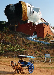 Giant reclining Buddha in Mudon