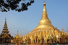 Golden Shwedagon Pagoda in Yangon