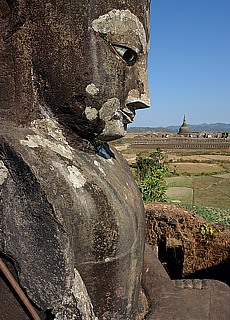 Pizi Phara Buddha in Mrauk U