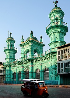 Islamic mosque in Mawlamyine