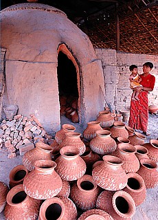 Potter manufactory near Hpa an