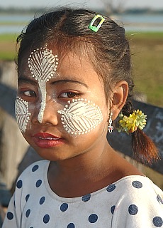 Burmese girl with Tanaka sunoil