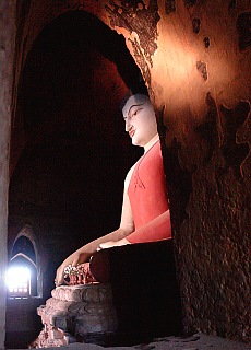 Patho Tha-Myar in old Bagan