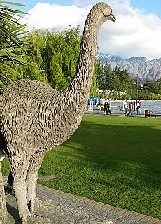 Queenstown lake promenade