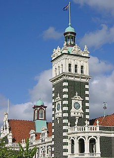 Clocktower at centralstation in Dunedin