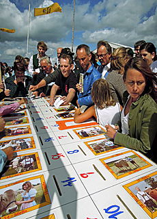 Wetten beim Ochsenrennen in Mnsing