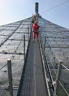 Climbing up the steep path to tentroof summit