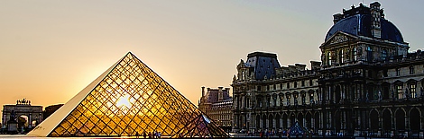 Sonnenuntergang an der Louvre Pyramide (© Udo)