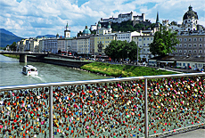 Wunschschlsser am Mozartsteg ber die Salzach