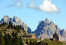 View from Plaetzwiese to Duerrenstein alpine hut