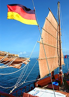 Junk cruise on the Dauw Talae