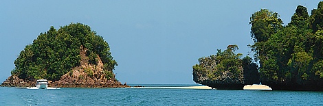 Pakbia Island on Ko Hong archipelago