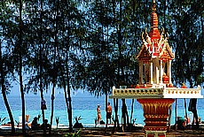 Geisterhaus am Strand von Poda Island