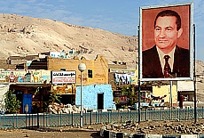 Pharao Husni Mubarak in Theben West
