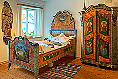 Old Farmhouse bedroom in Wessobrunn